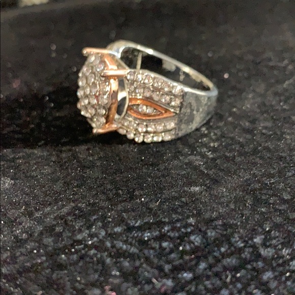 Ring - Picture 2 of 4